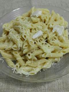 Una foto de Macarrones con mucho queso