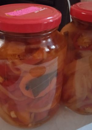 Una foto de Chile jalapeño rojo curtido