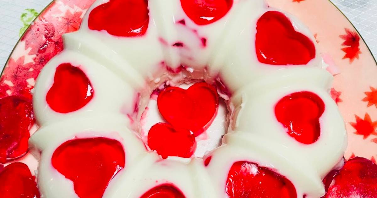 Gelatina Mosaico De Corazón Con Leche De Coco Y Gelatina De Fresas