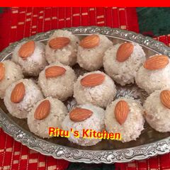 A picture of Coconut Ladoo.