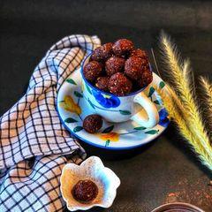 A picture of Healthy Chocolate bites.