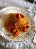 Spaghetti di konjac con pomodorini e peperoncino
