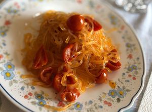 Foto di Spaghetti di konjac con pomodorini e peperoncino