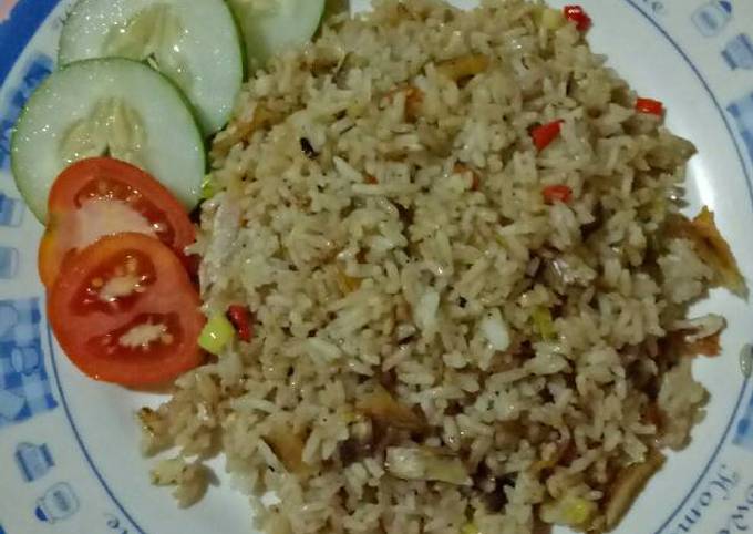 Resep Nasi goreng ikan asin pedas oleh marlianimustamin - Cookpad