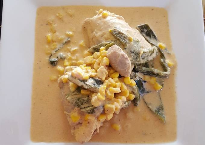 Pollo con rajas de poblano y elotes, en salsa de crema Receta de   Cookpad