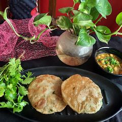 A picture of Banana puri.