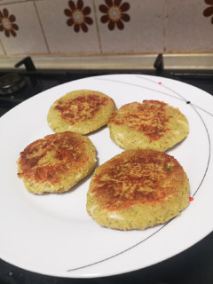 Una foto de Hamburguesas de brócoli y calabacín