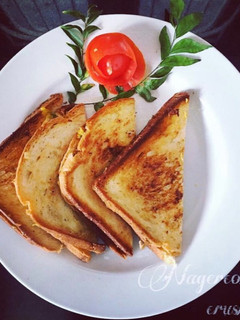 கிரிஸ்பி சிக்கன் தவா சாண்ட்விச் (Crispy Chicken Tawa Sandwich) செய்முறை முக்கிய புகைப்படம்
