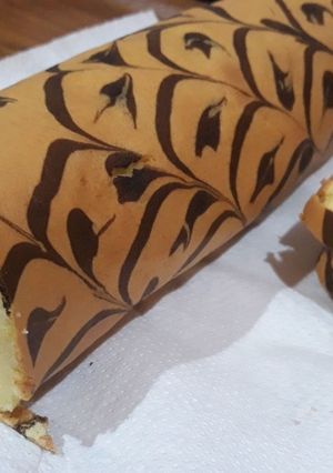 Foto resep Bolu Gulung Strawberry/Blueberry lembut irit telur