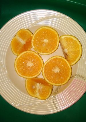 A picture of How to cut lemon.