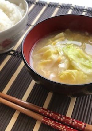 A picture of Japanese Egg and Cabbage Soup (Kakitamajiru).