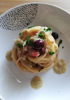 Foto di 410 * Spaghetti con tonno e gocce di ceci