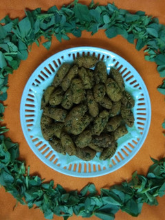 મેથીની ભાજીના ક્રિસ્પી મુુુઠીયા(Methi ni bhaji na krispy muthiya) રેસીપી મુખ્ય ફોટો