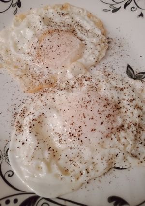 A picture of Half fry egg.