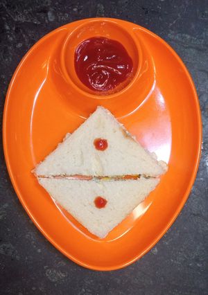 A picture of Vegetable curd sandwich.
