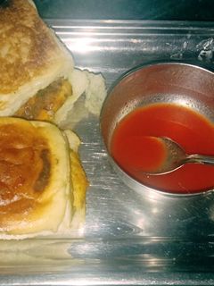 वड़ा पाव (vada pav recipe in Hindi) रेसिपी मुख्य फोटो