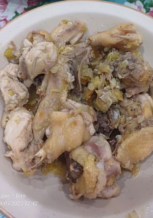 Hình của món Gà kho củ nén (hành tăm).