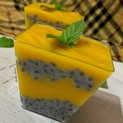 A picture of Mango and chia pudding.