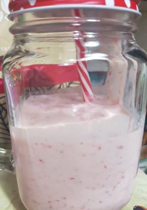 Φωτογραφία της συνταγής Milkshake φράουλα-μπανάνα
