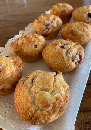Muffin - macadamia, fehér csoki, málna és áfonya 😋👌 recept fotója