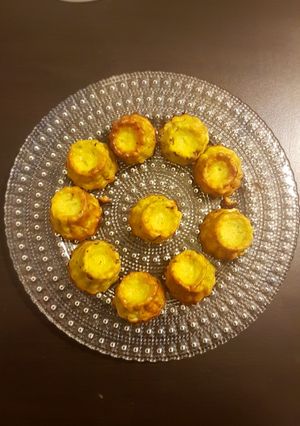 Une photo de Cannelés salés poireaux et coeur fondant chèvre