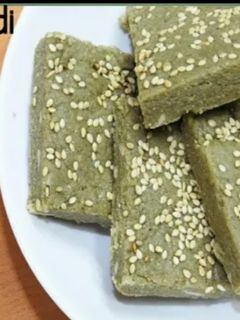 બાજરી ના લોટ ની સુખડી રેસીપી મુખ્ય ફોટો