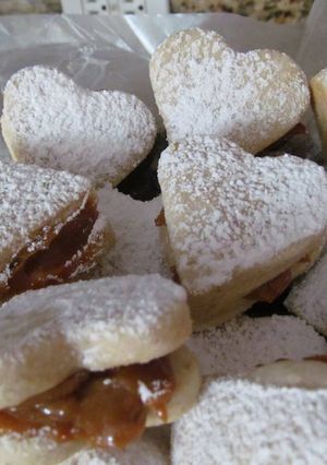 Una foto de Deliciosos alfajores con dulce de leche, 15 alfajores a lo Carmelita