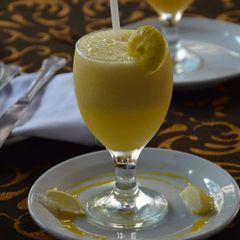 A picture of Mango lemon drink.