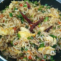 A picture of Singapore Egg Fried Rice.