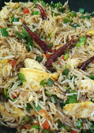 A picture of Singapore Egg Fried Rice.