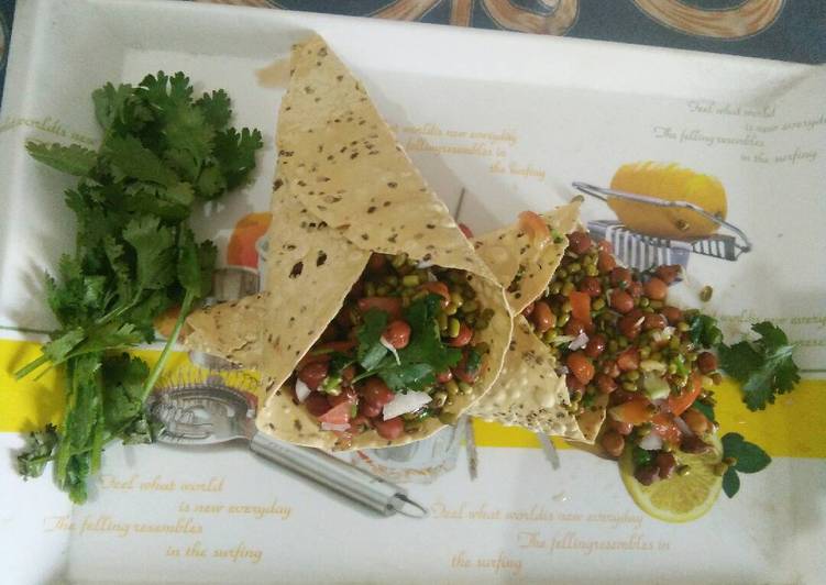 Sprouts bhel with papad cone