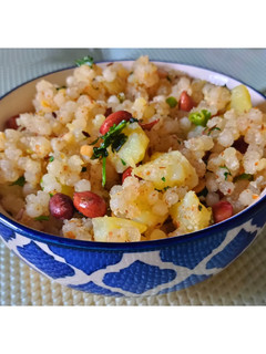 साबूदाना खिचड़ी (Sabudana khichdi recipe in Hindi) रेसिपी मुख्य फोटो