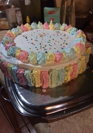 Una foto de Torta rainbow 🍰🦄