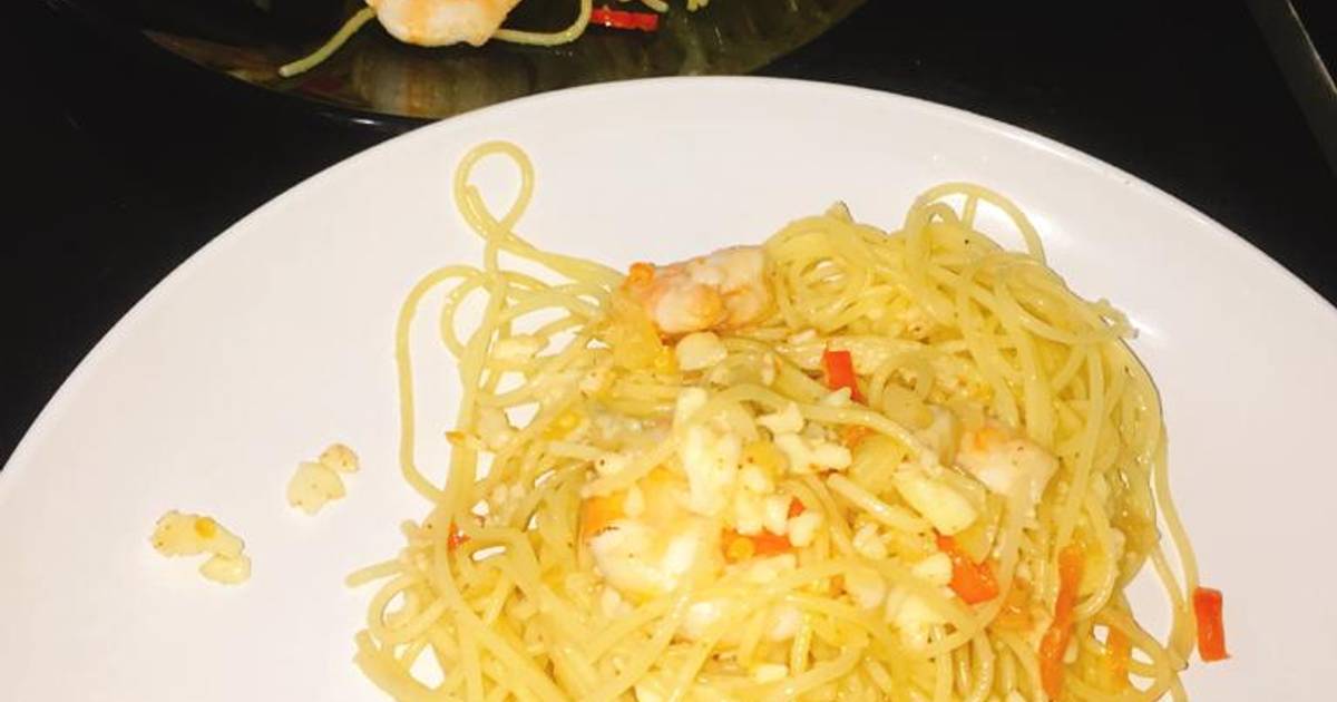 Resep Spaghetti Aglio Olio Udang oleh devina meidina Cookpad