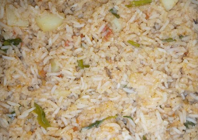 Simple Way to Prepare Homemade Pilau wa viazi