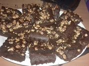 Una foto de brownies con nuez