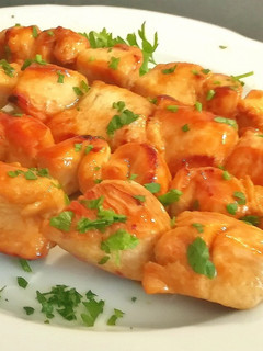 Una foto de Brochetas de pollo marinadas