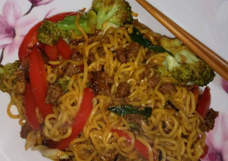 Resep Mie goreng daging sapi Anti Gagal