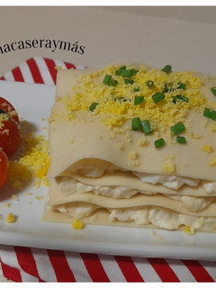 Una foto de Lasaña fría de ensaladilla rusa