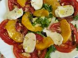 Ensalada de tomate y melocotón