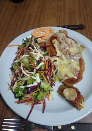 Una foto de Ensalada con pechugas de pollo a la plancha