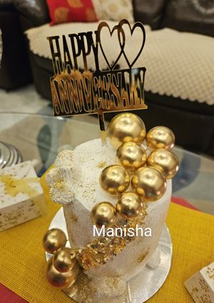 A picture of Bluberry Butterscotch Dual flavour tall cake 🎂.
