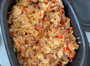 Une photo de Poulet et riz à l’espagnol