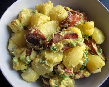 Ready to Serve Curry Flavoured Smoked Sausage  Potato Salad Very Delicious