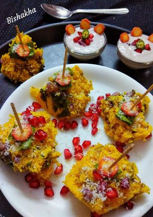 A picture of Spinach Pomegranate Dhokla.