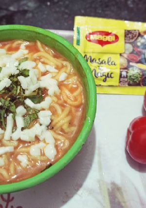 A picture of Tomato maggi cheese.