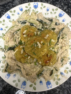 Una foto de 486. Tallarines de calabacín con albóndigas de coliflor verde (principal verduras)