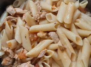 Foto de Penne com iscas de filé suíno ao molho rústico da Fabi
