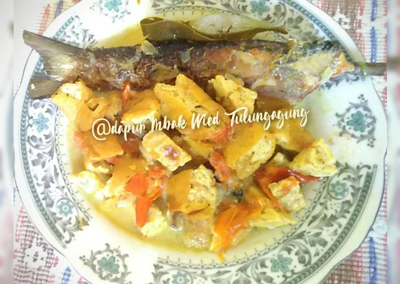 23. Ikan Asap Tempe Tahu Gembos Bumbu Pedes