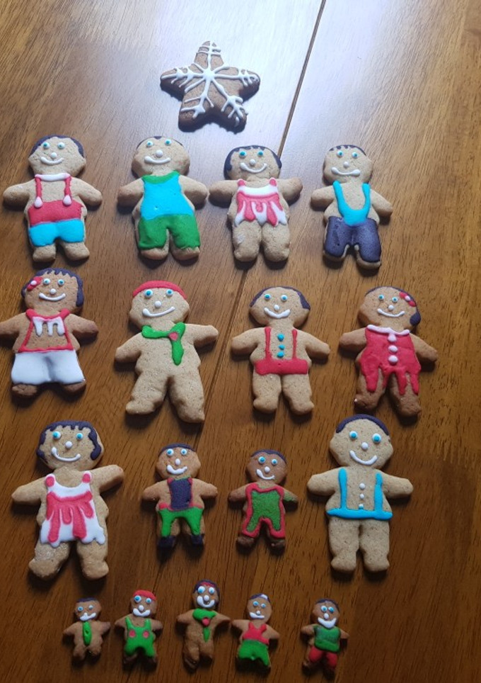 Una foto de Galletitas de jengibre decoradas